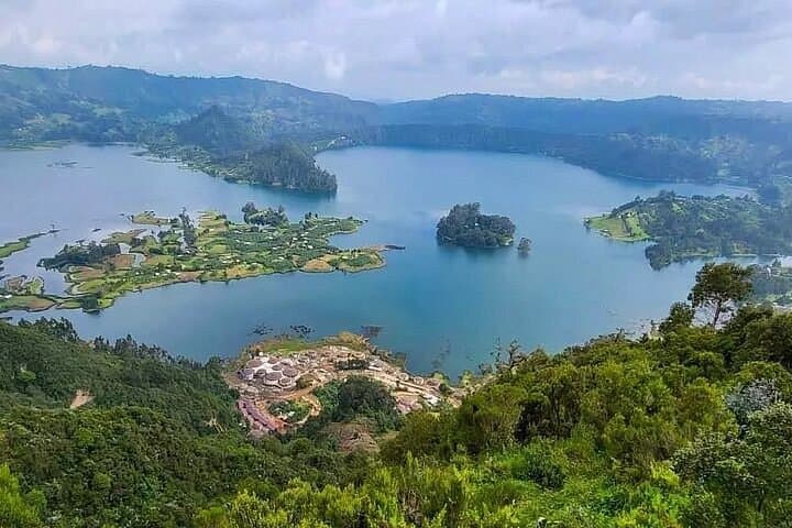 2-Day Trip to Wonchi Lake: Boat Tour and Horse Hike